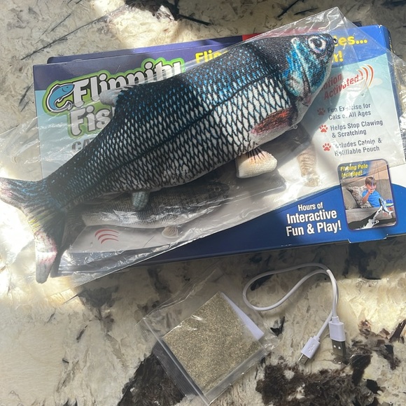 FLIPPITY FISH Interactive Cat Toy - Picture 5 of 7